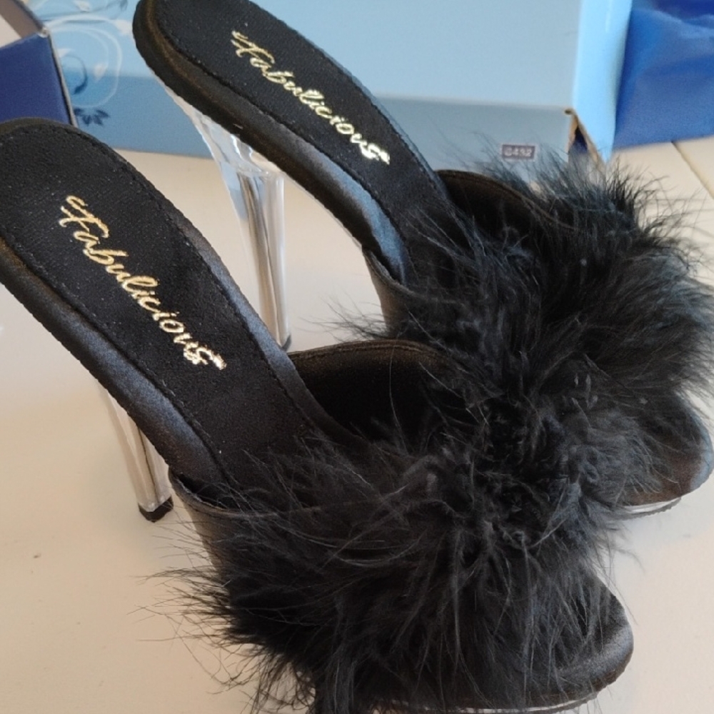Pleasers Fabulicious Feather Kitten Heels